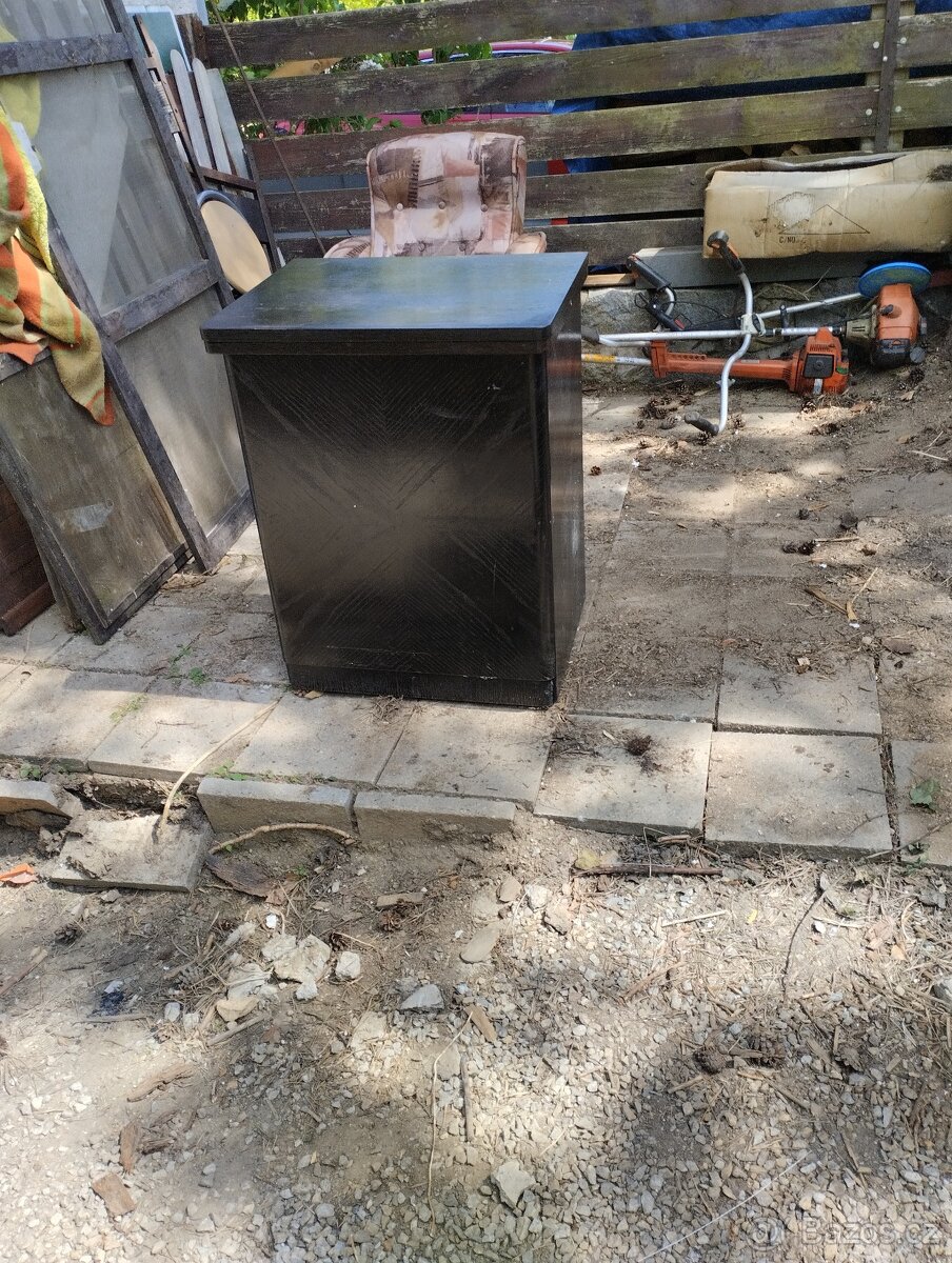 PRODÁM ŠICÍ STROJ MINERVA - 4