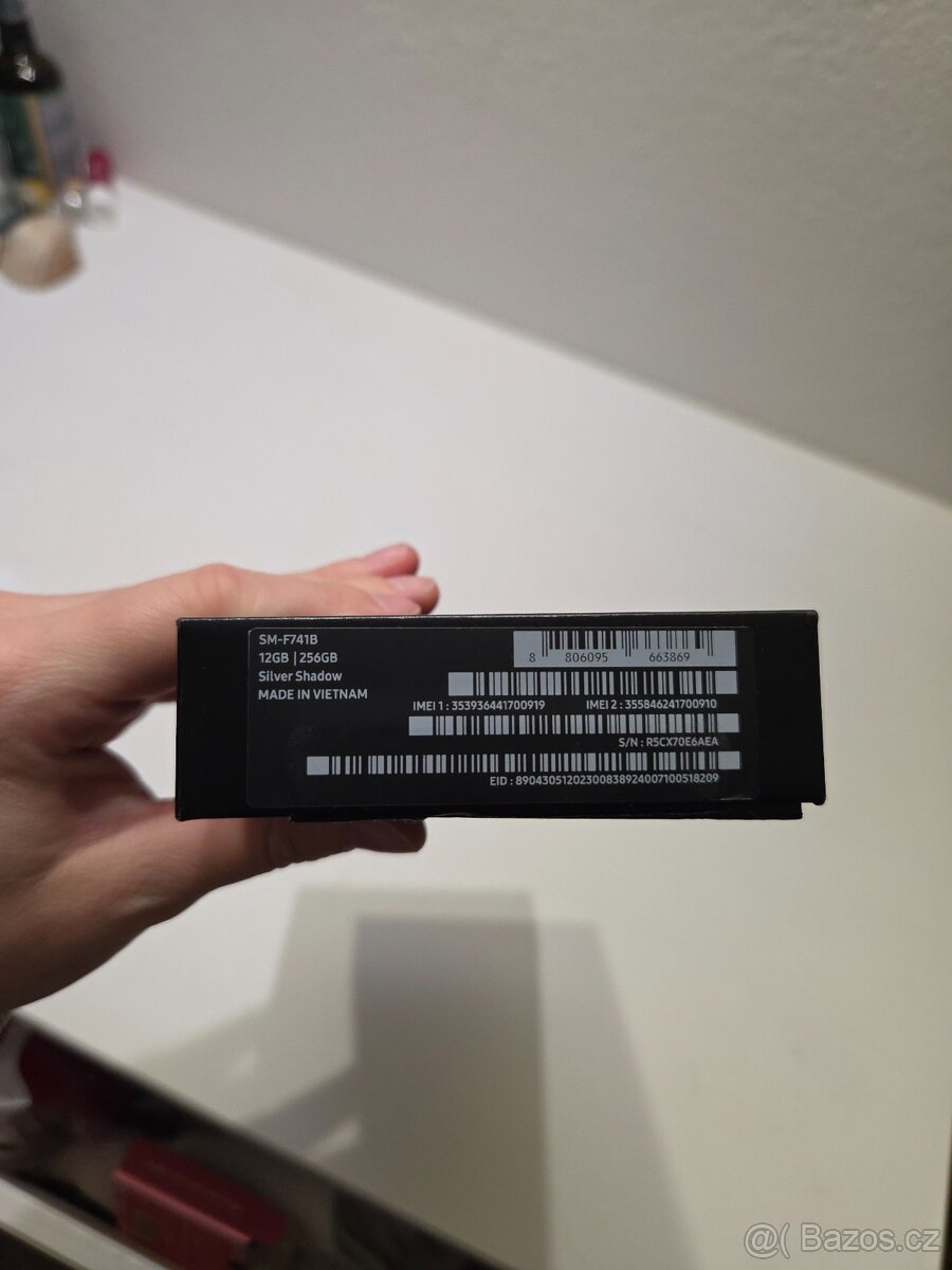 Samsung Galaxy Z Flip 6 12/256 GB - 4