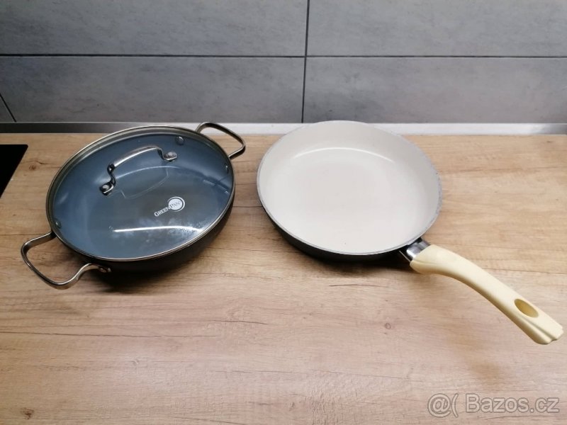 Nádobí: Sklo broušené, ozdobné, keramika, pánve, misky/54 ks - 4