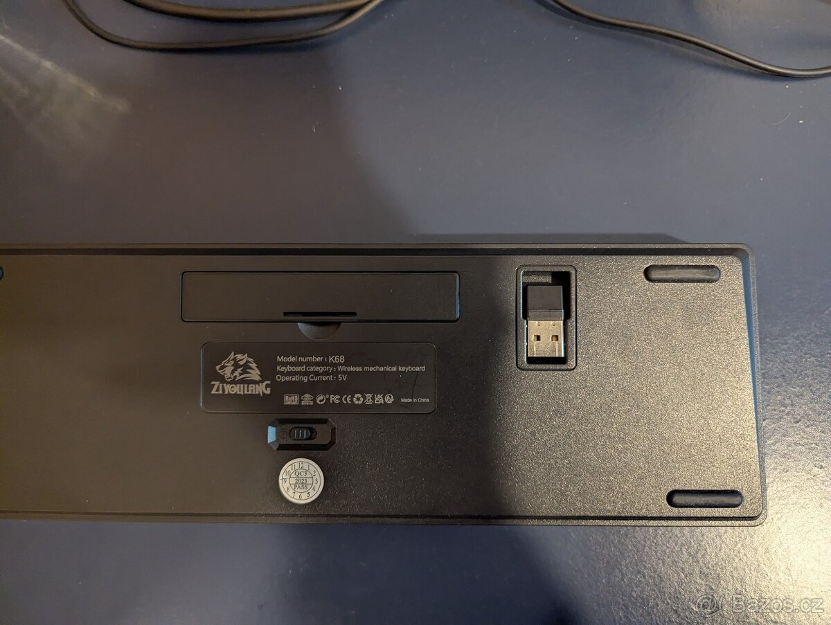Bezdrátová mechanická klávesnice K68 - 4