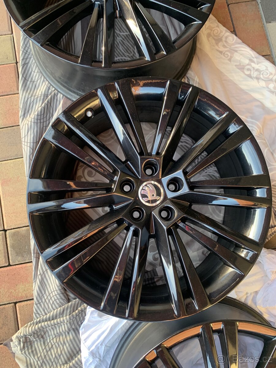 Originál ALU ŠKODA SUPERB 3 CANOPUS BLACK - 4