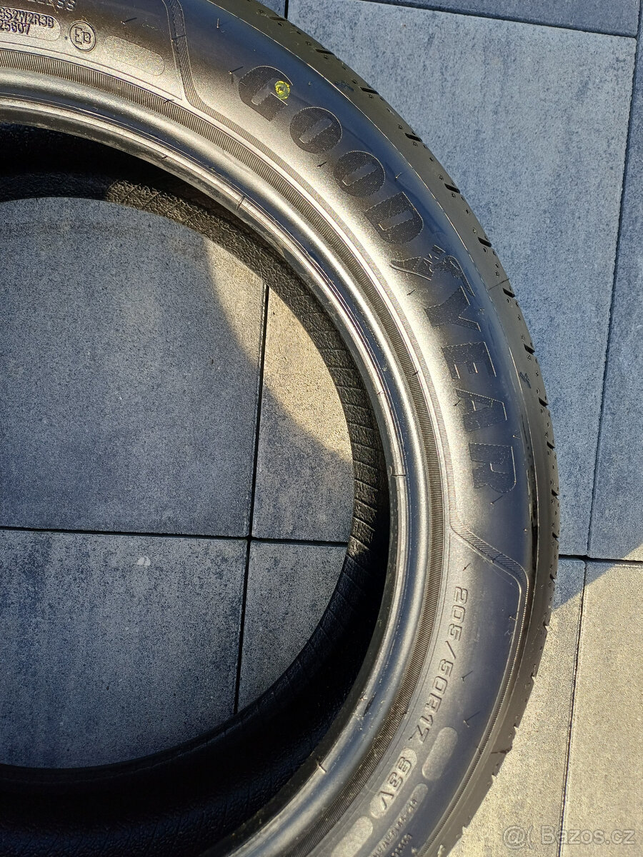 Goodyear efficient performance grip2 R17/205/50 - 4