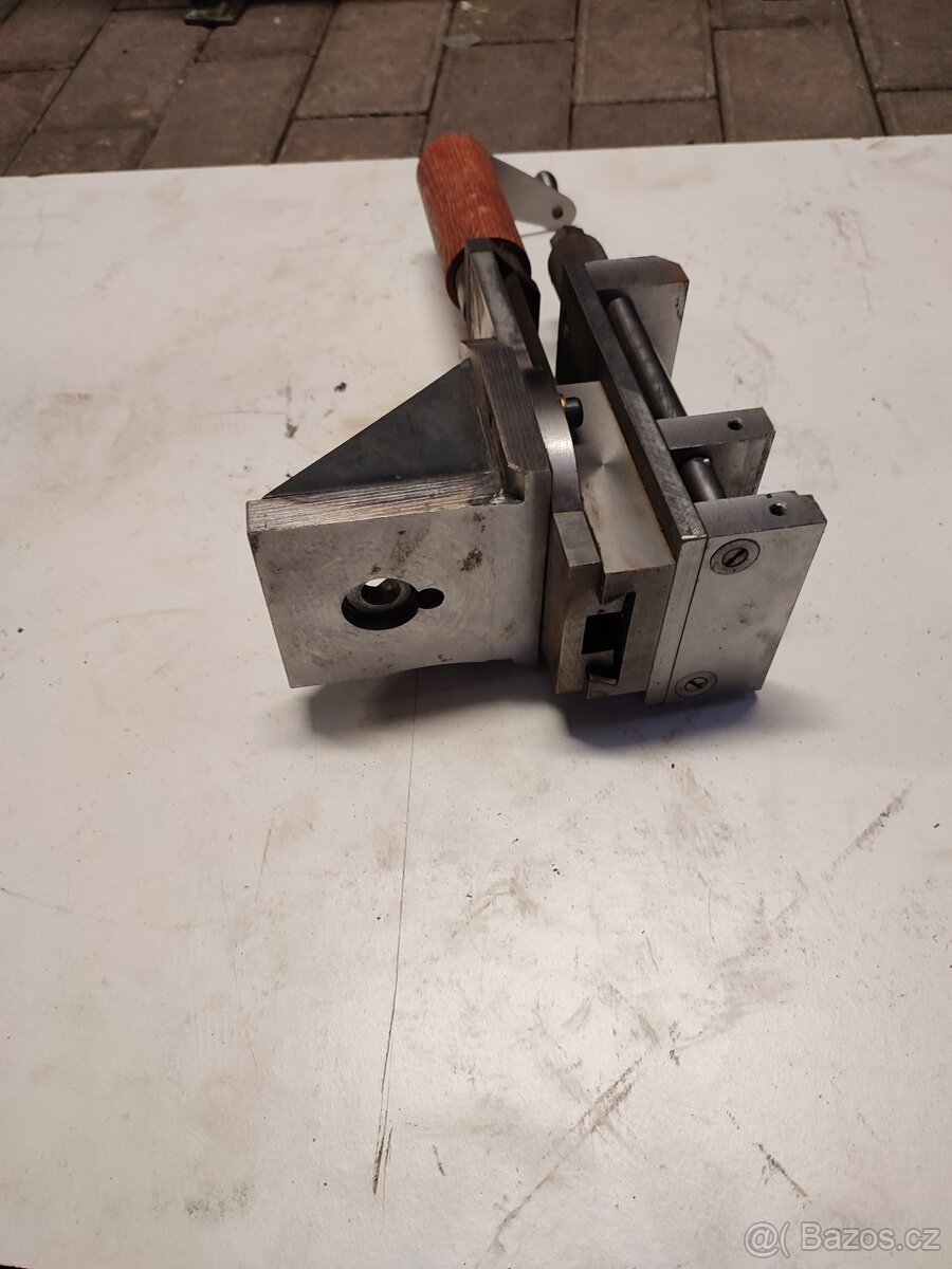 Soustruh-frëzovací suport - 4