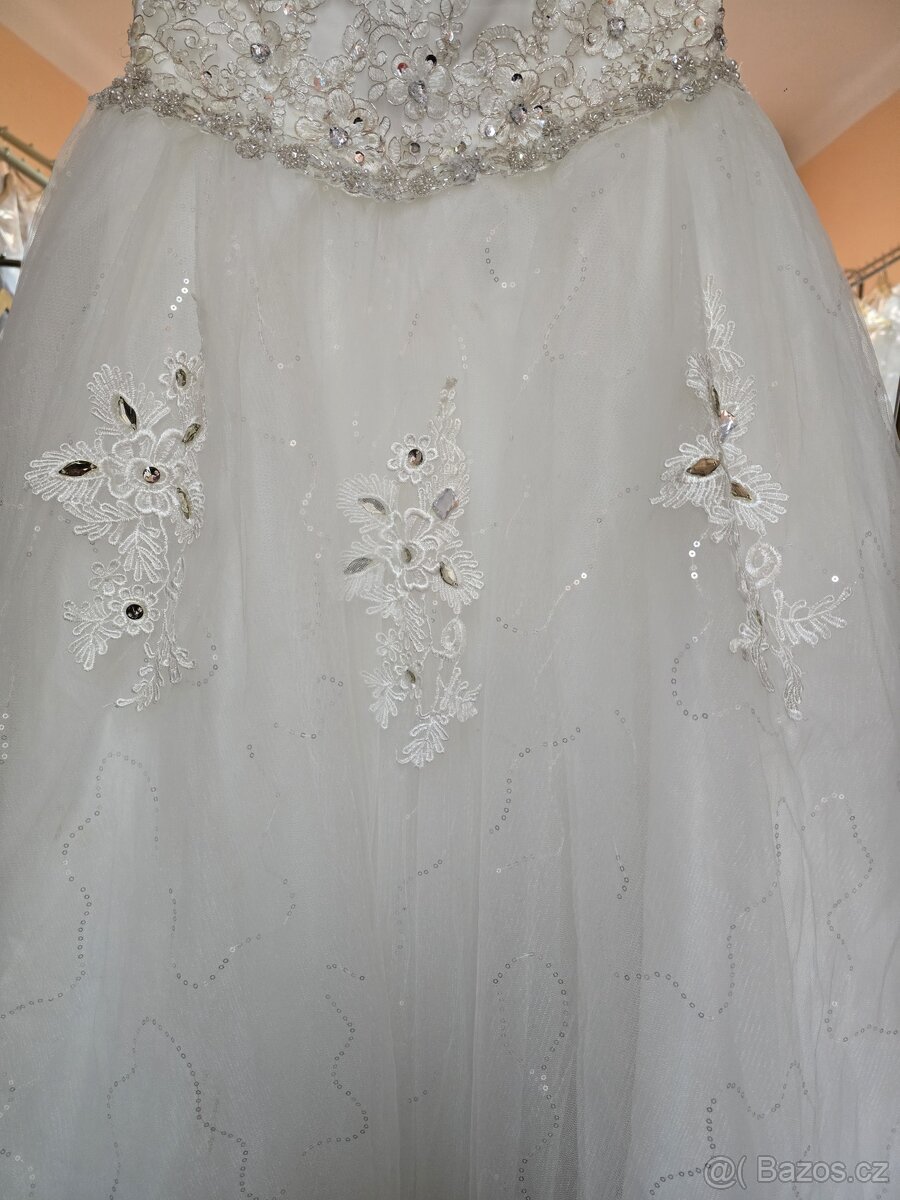 TŘPYTIVÉ SVATEBNÍ ŠATY 🎀POLONÉZA🎀PLES🎀 - 4