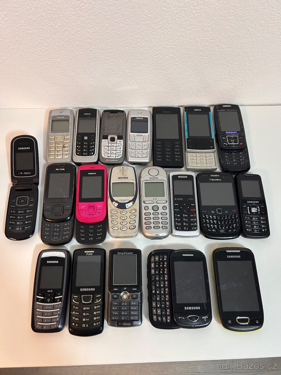 Mix mobilních telefonů - 4