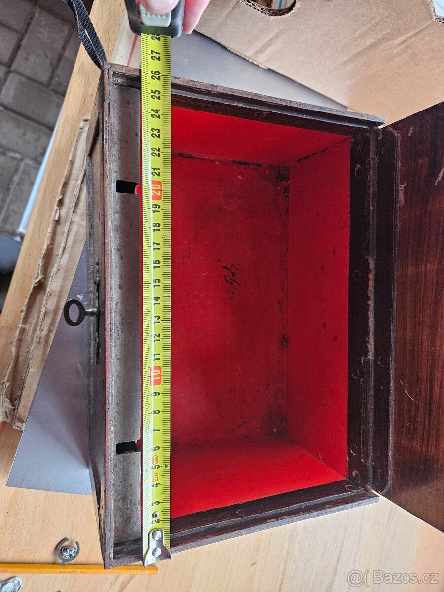 Prodám starožitný trezor - 4