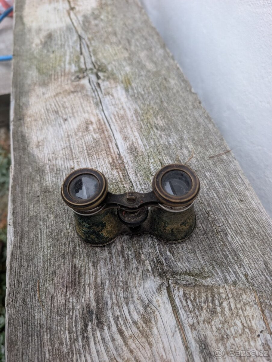 divadelni kukatko dalekohled - 4