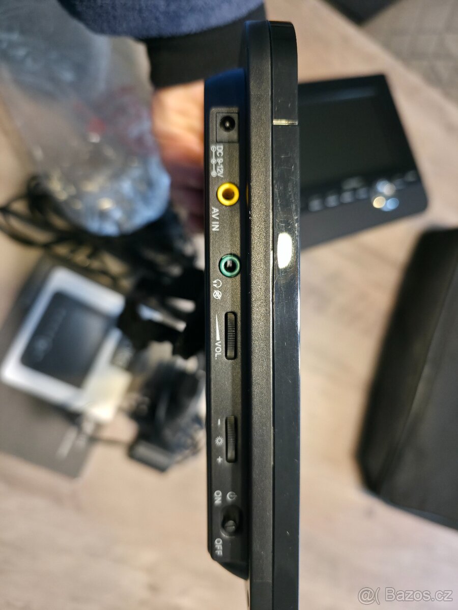 DVD přehrávač 2x monitor - 4