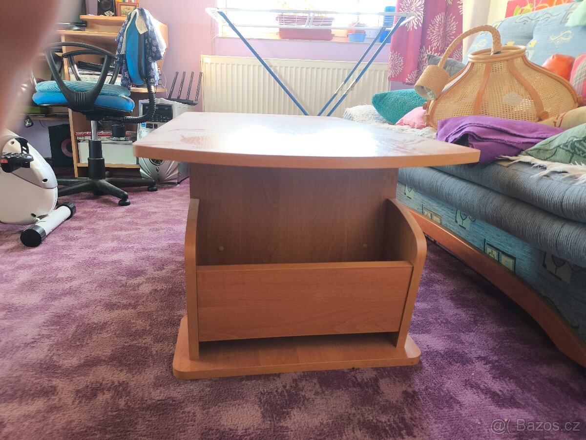 Stolek do obývacího pokoje - 4
