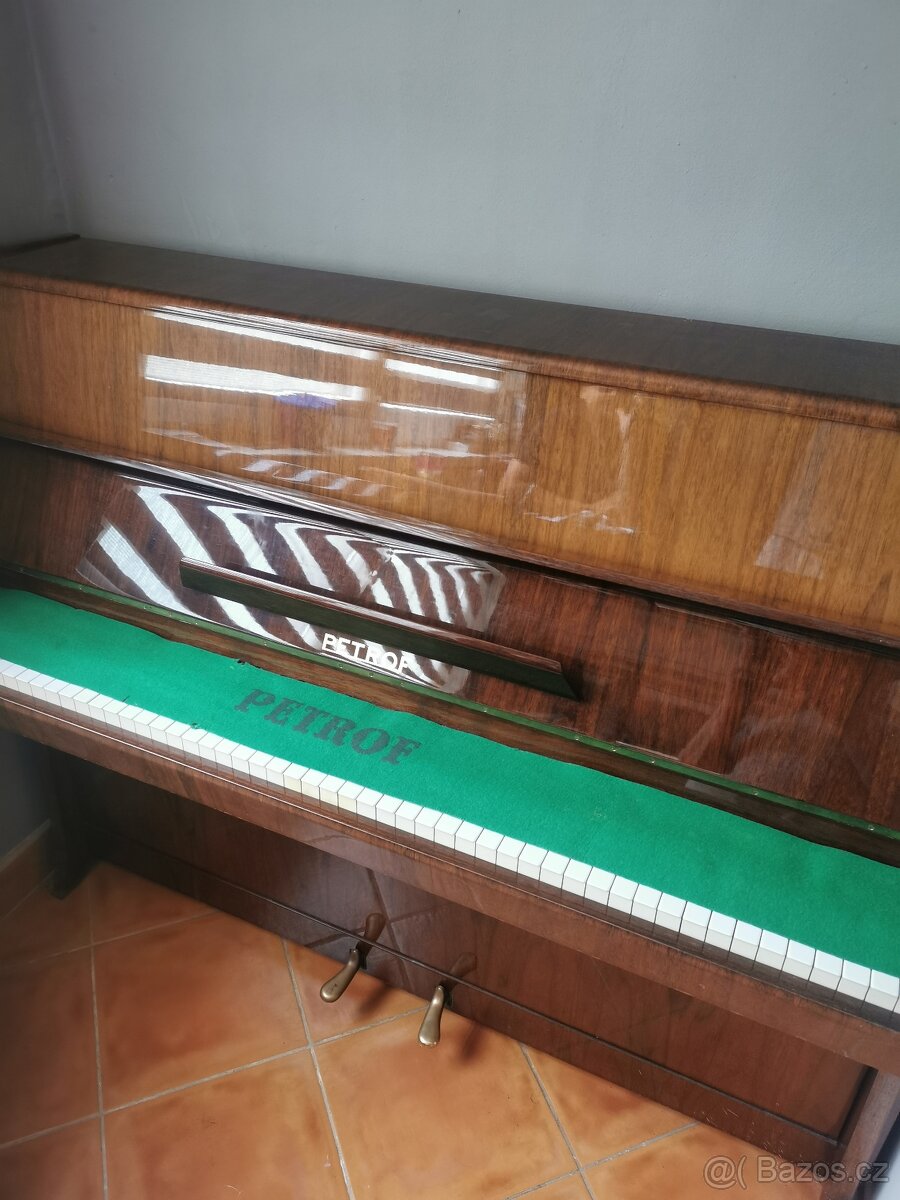 Piano Petrof - 4