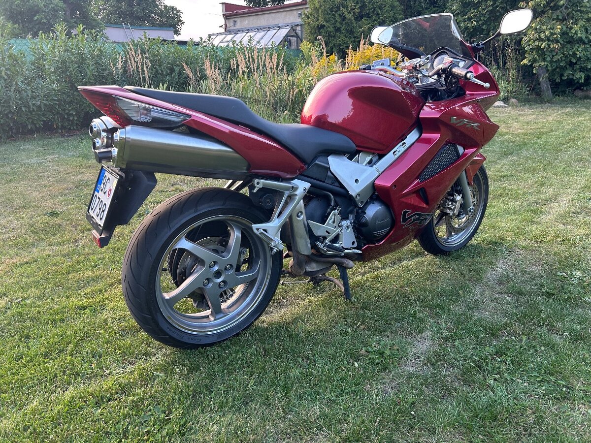 HONDA VFR 800 - 4