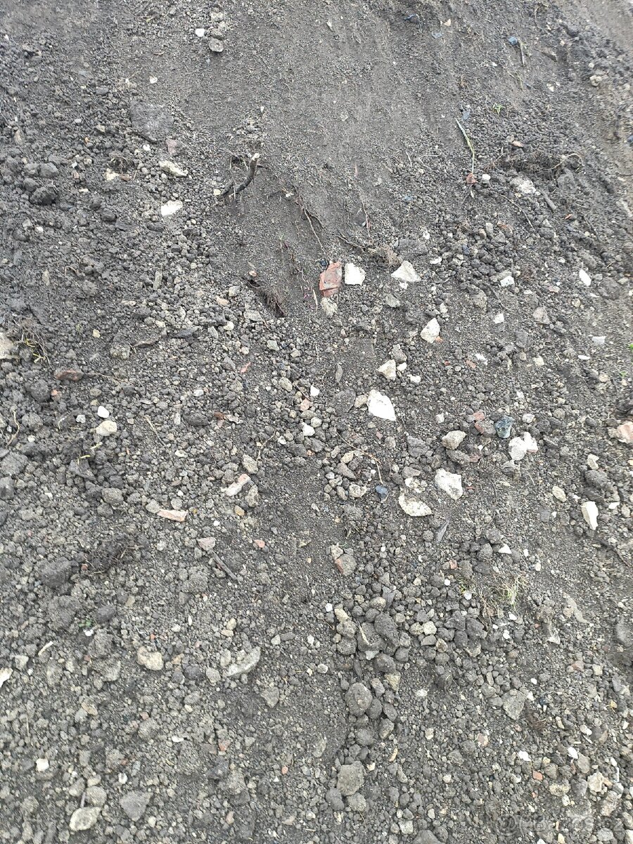 Zemina, kompost, substrát - 4