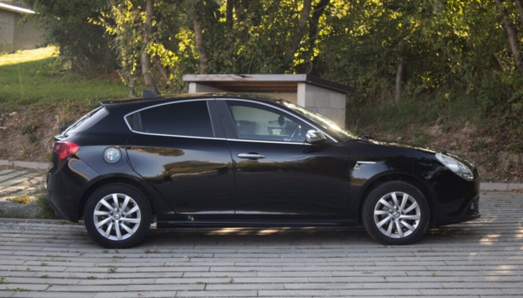 Alfa Romeo Giulietta (2015) - 4