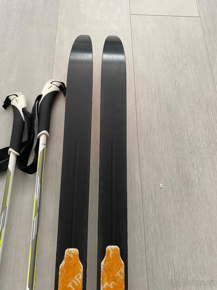 Běžky Atomic 120, hůlky Swix 95, běžecké boty Salomon 35,5 - 4