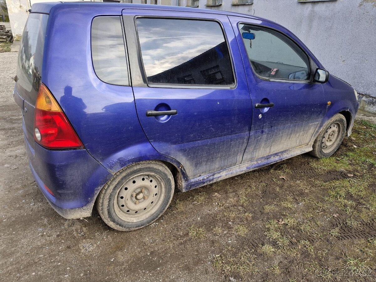 Daihatsu 1.3 YRV - 4
