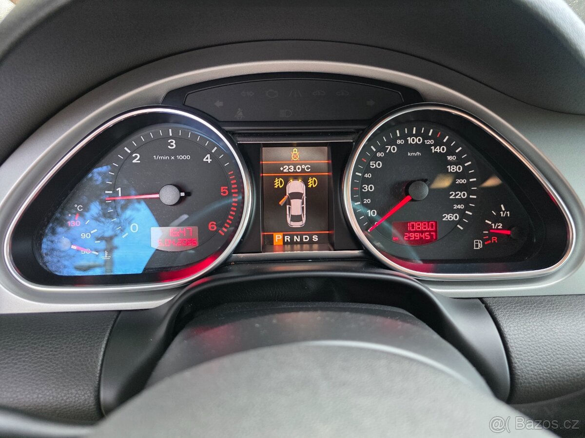 Prodám AUDI Q7 - 4
