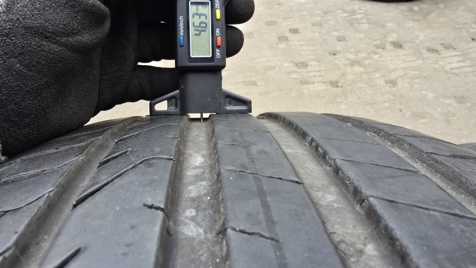 Letní pneu 235/55/19 Pirelli - 4