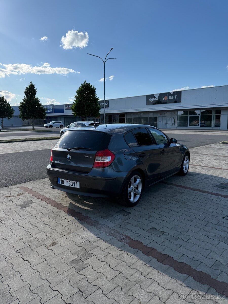 BMW E87 118d, rok výroby 2007 - 4