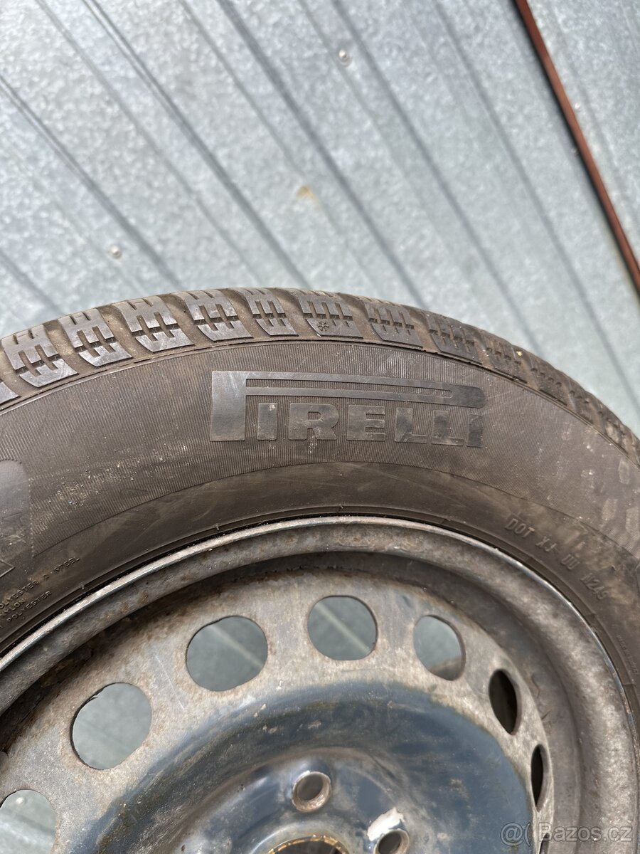 Zimní 195/65R15+plech.disky 5x112 - 4