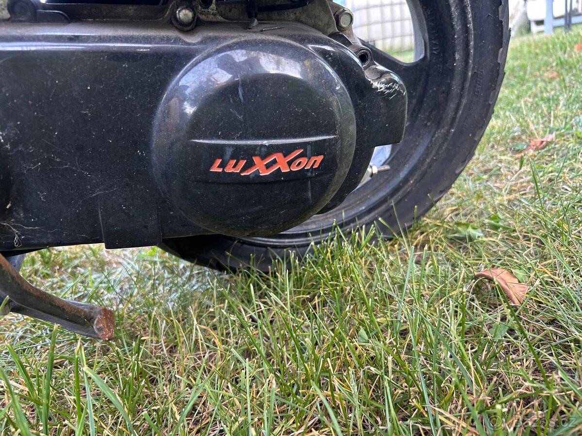Skútr Luxxon obsah 50 - 4