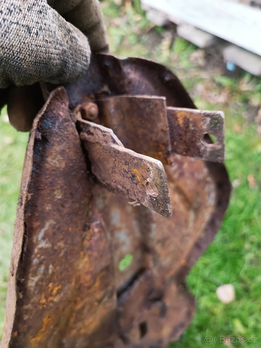 Jawa/CZ Plechy Sedla Kyvačka 2x plech - 4
