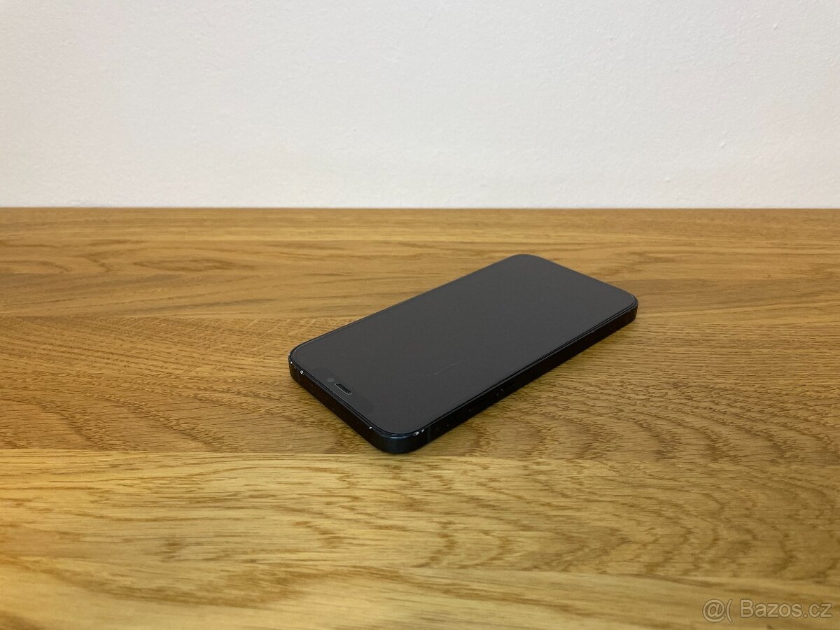 Apple iPhone 12 128GB Black - baterie 83% - 4
