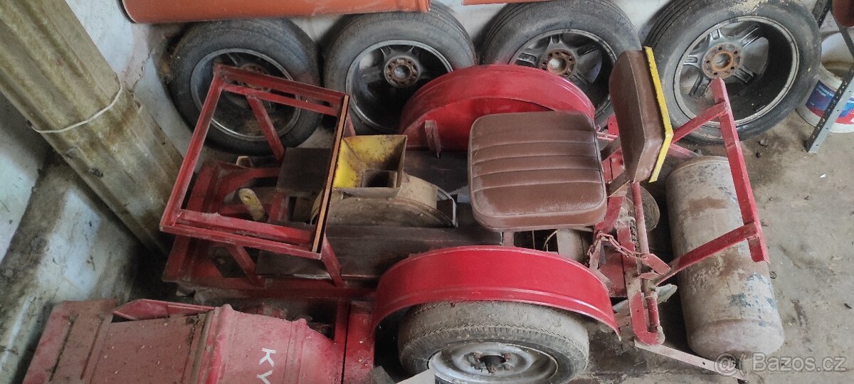 Sazeč brambor za MT8 132.2-nesený - 4