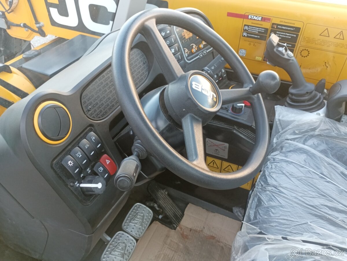 Teleskopický manipulátor JCB 525-60 Agri Plus Stage V - 4