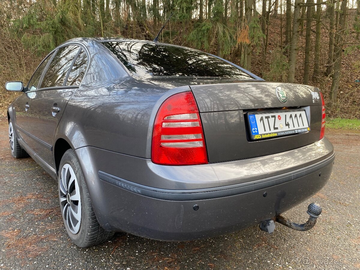 Škoda Superb 2,0 mpi, stk 10/2027 - 4
