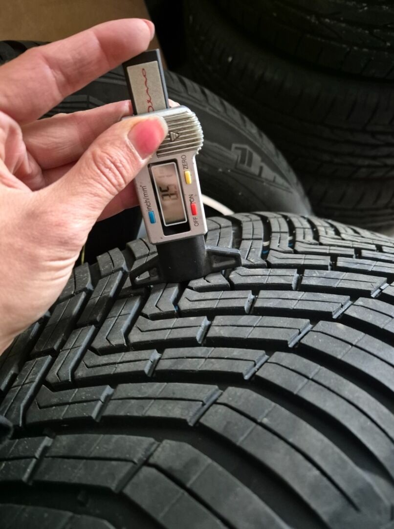 celoroční pneu Continental 255/45 235/50/ R19 - 4