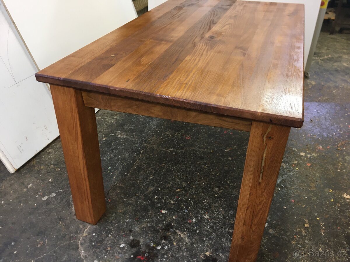 Dubový jídelní masivní stůl - 4