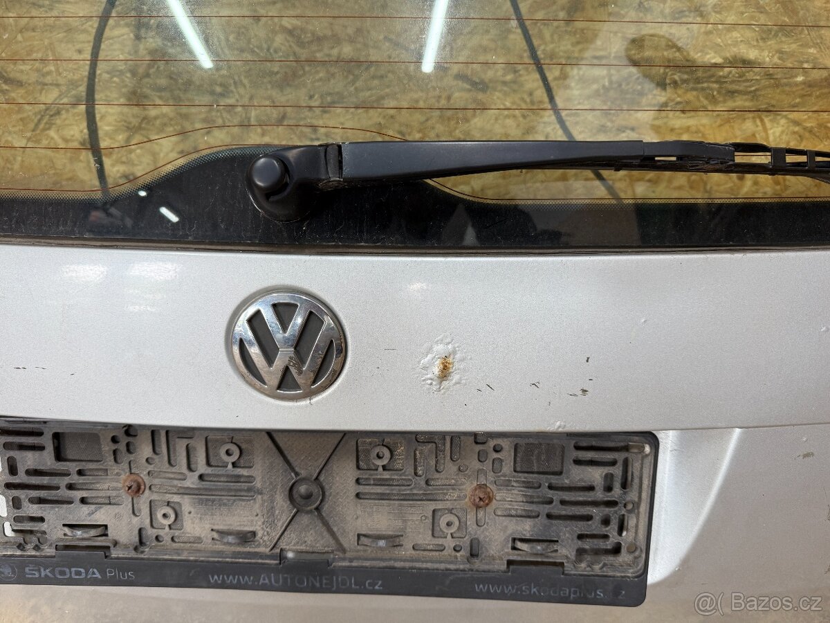 PÁTÉ DVEŘE KUFRU VW PASSAT B5.5 LA7W - 4
