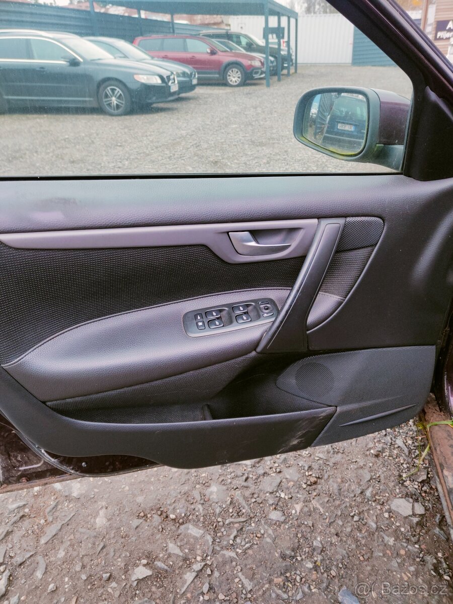 Volvo V70II facelift D5 136kw - Náhradní díly - 4