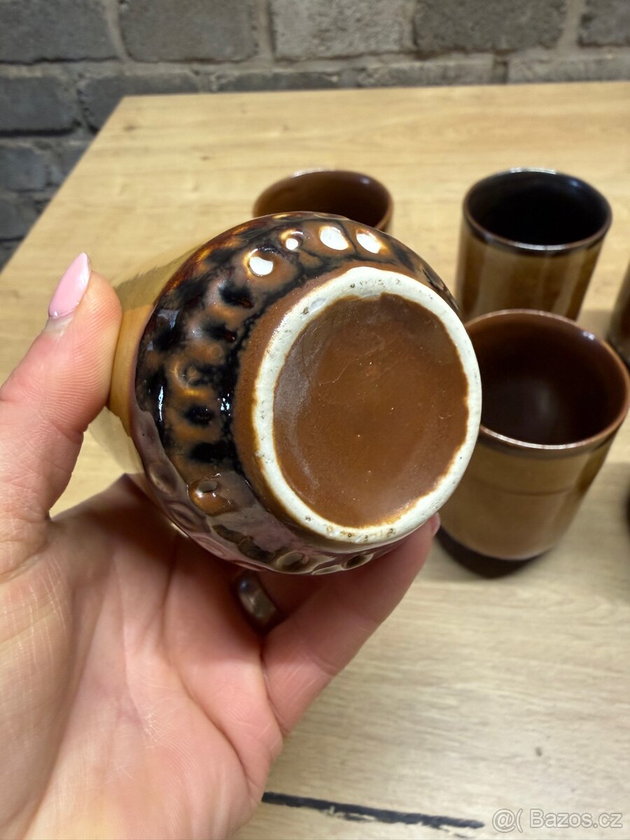 Sada 6 kameninových hrnků v hnědé glazuře - 4