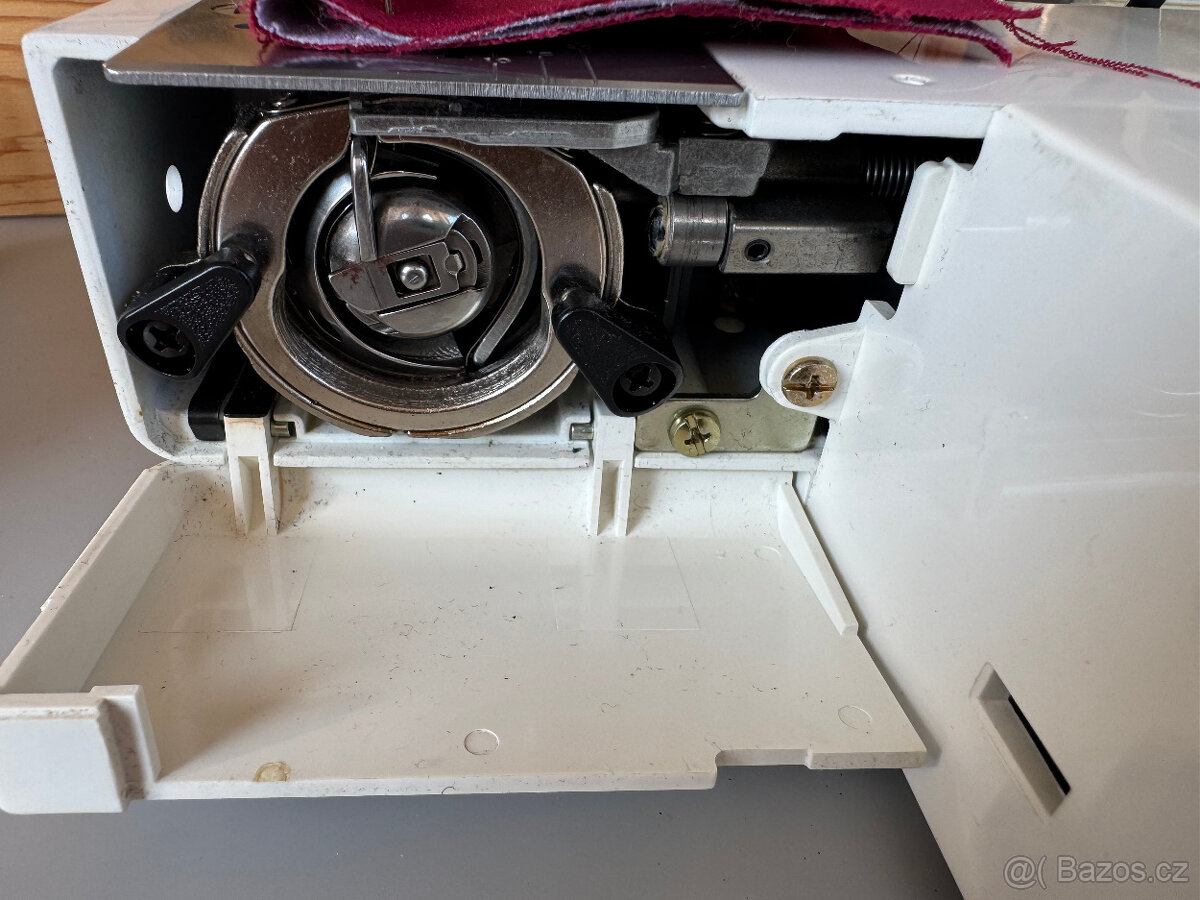 Pěkný šicí stroj Privileg zánovní s manuálem - 4