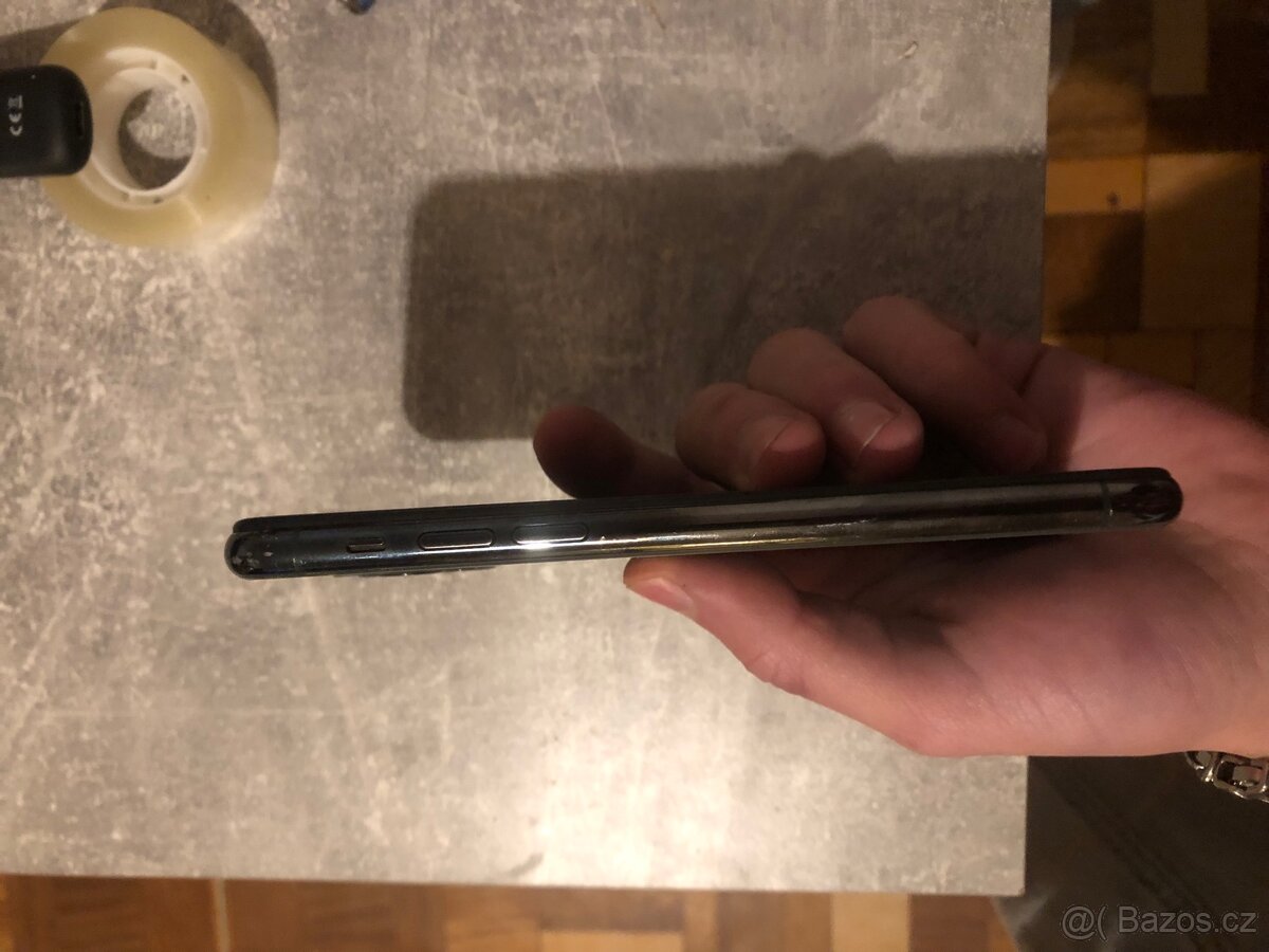 iPhone 11 prodáno - 4
