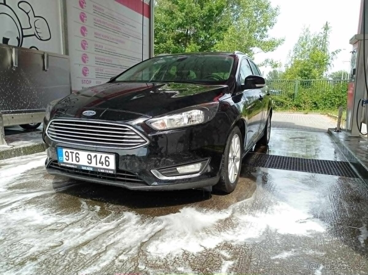 Ford Focus 1.0 Ecoboost ( Titanium ) 2015 - 4