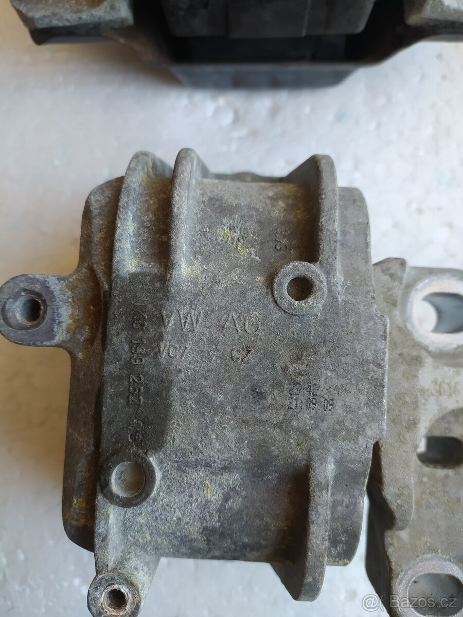 Silentblok držak motora prevodovky VW Golf 6 Octavia 2 - 4