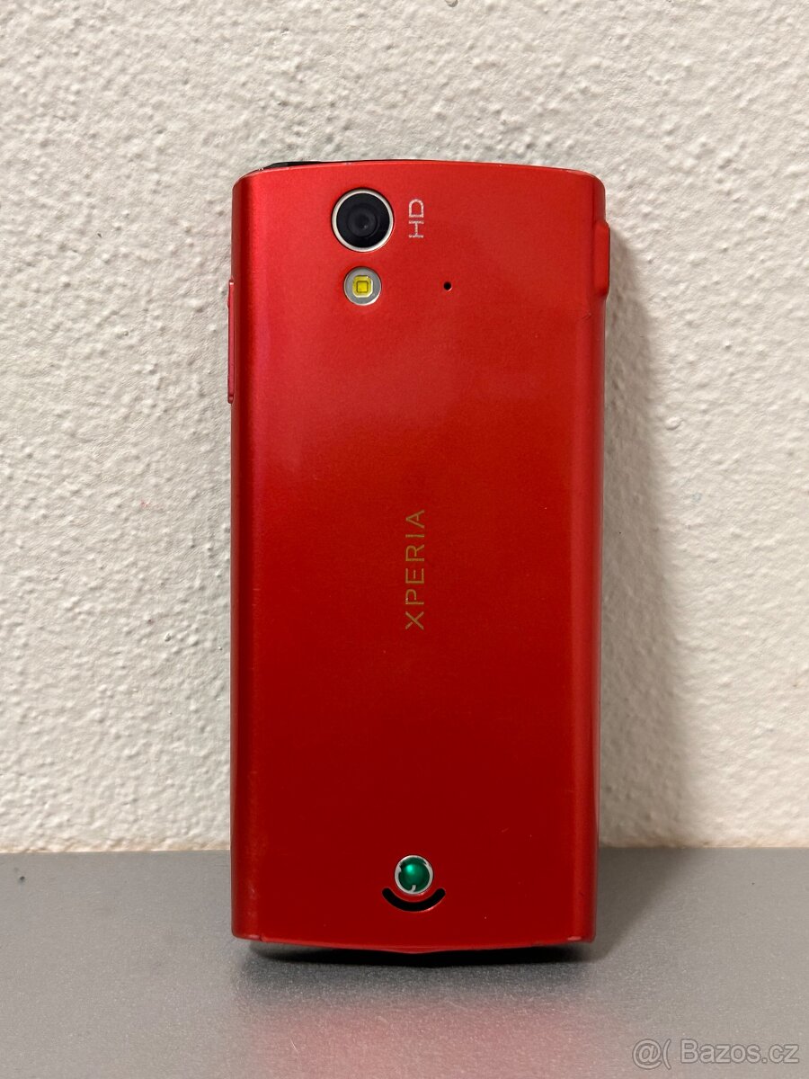 Sony Ericsson Xperia ray St18i - 4