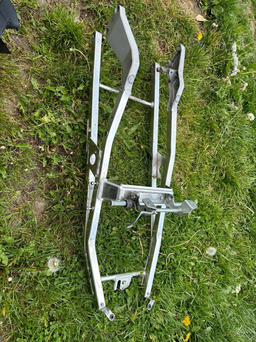 Podsedadlovy ram na Honda CBR 929RR Fireblade - 4