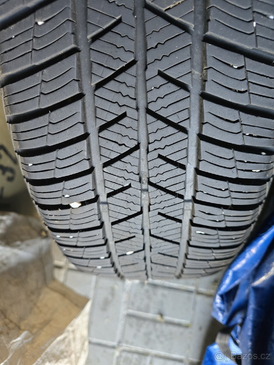 4x disky DEZENT 7Jx17H2, ET 38; zimní pneu Barum Polaris 5 - 4