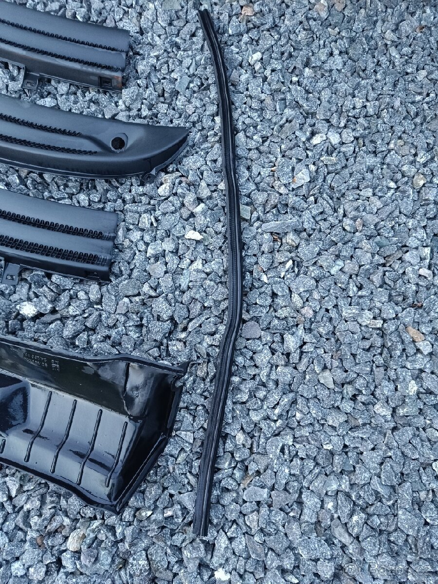 Opel Corsa B - náhradní díly - 4