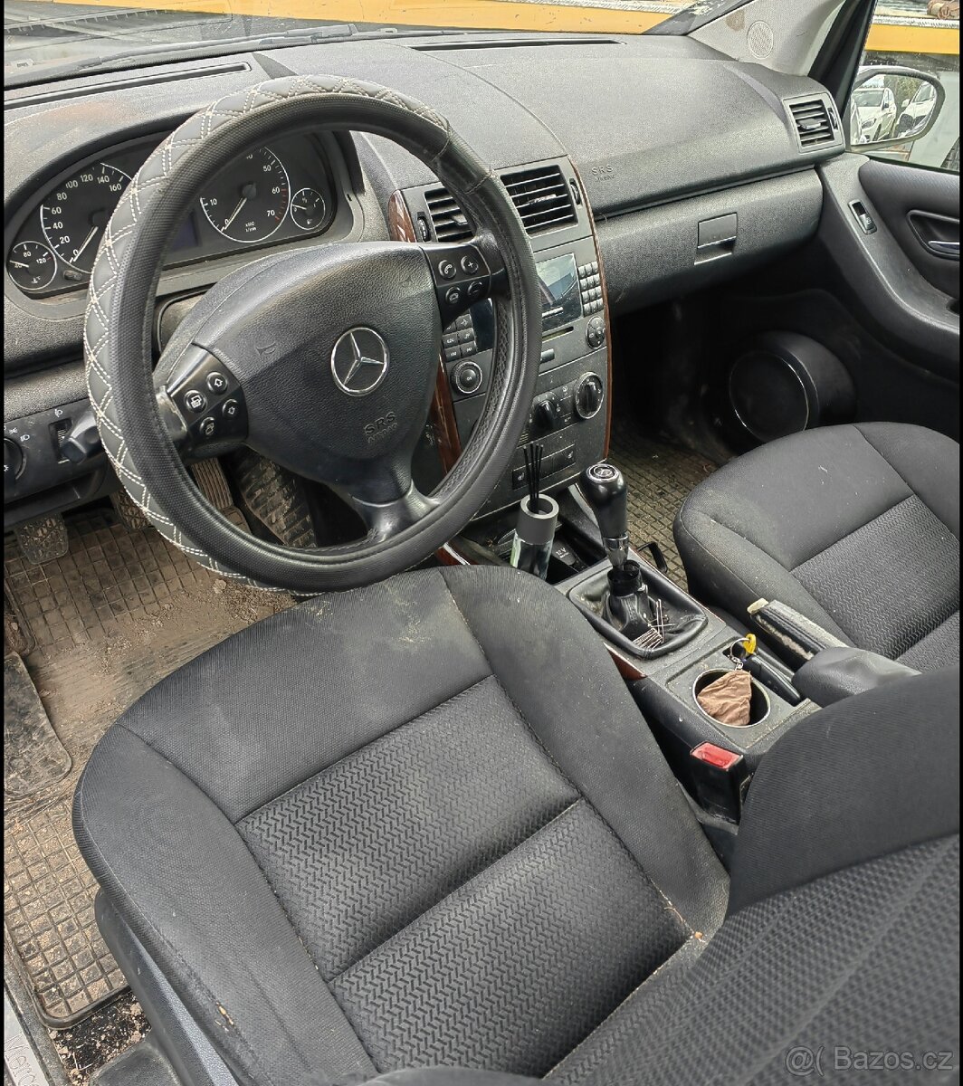 Mercedes A - 4