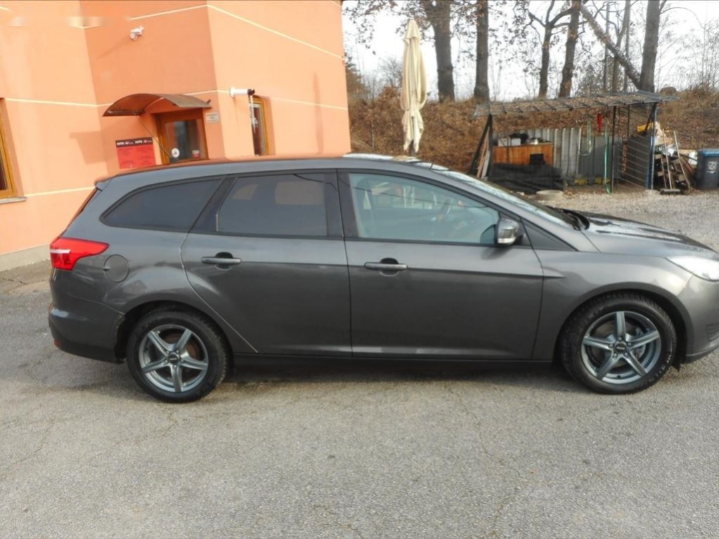Ford Focus,1,5 TDCi - 4