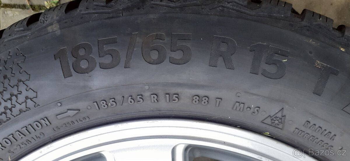 Renault - zimní hliníková kola 15" s TPMS - zánovní pneu - 4