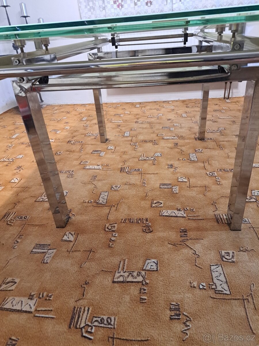 Rozkládací jídelní stůl se židlemi - 4