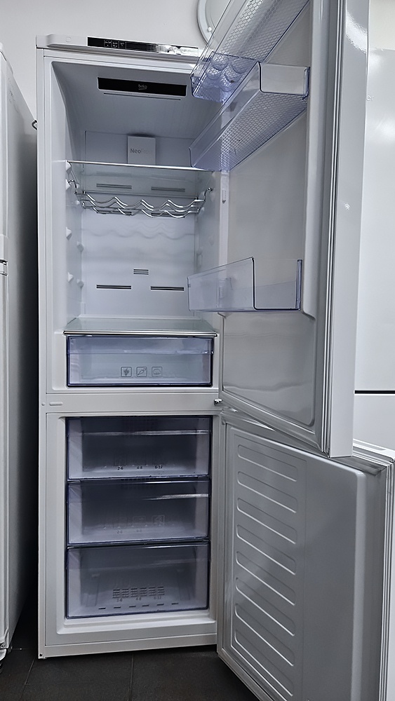 Lednice s mrazákem WHIRLPOOL, kombinovaná, výška 177 - 4