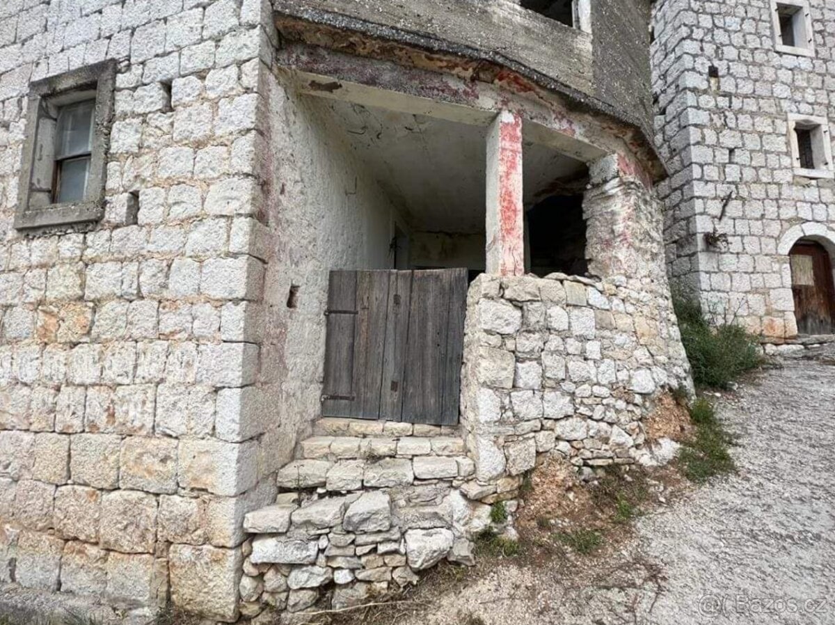 Kamenný dům a stavební pozemek / Chorvatsko - 4