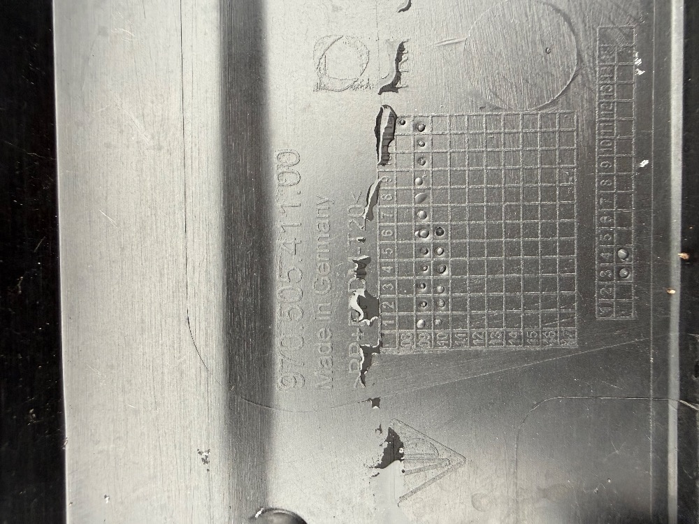 Prodám zadní nárazník Porsche Panamera - 4