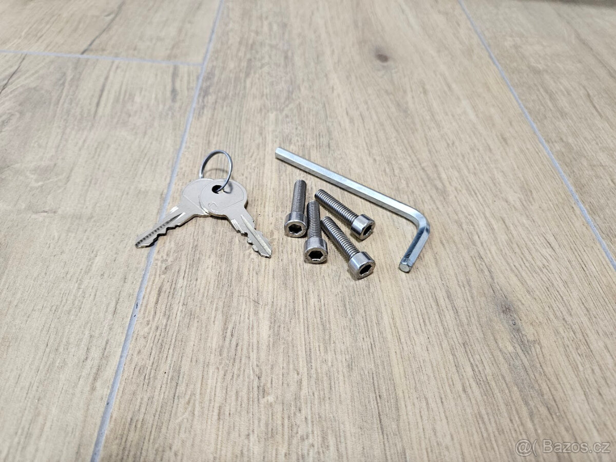 Střešní nosič Böhm + nosič lyží Hakr - 4